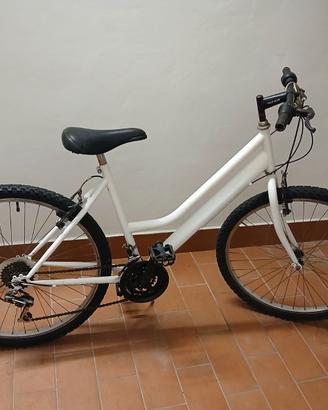 Bicicletta MTB ragazze/i misura 24"