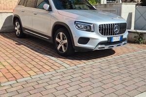 Mercedes GLB 200