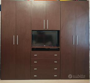 armadio +TV funzionante