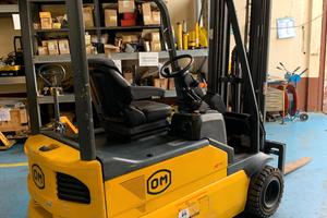 CARRELLO ELEVATORE OM CON BATTERIA NUOVA