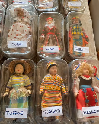 Collezione completa 80 Bambole dal Mondo