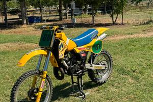 Suzuki RM 250 2 tempi