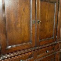 Credenza in legno massiccio