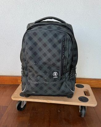 Zaino Invicta con rotelle scuola elementare