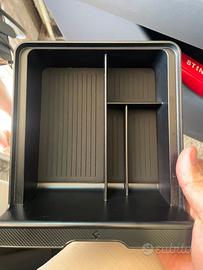 Organizer/portaoggetti   Spigen per Tesla