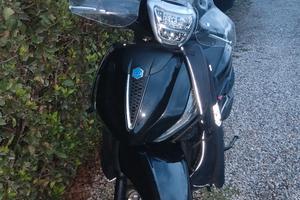 Beverly 400cc 2025 euro5