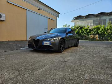 Alfa Romeo Giulia 2.2 180CV Business Sport Launch