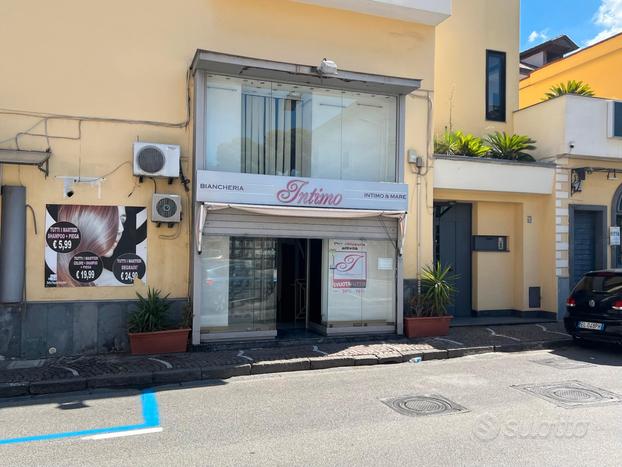 Locale commerciale di 120 mq su due livelli