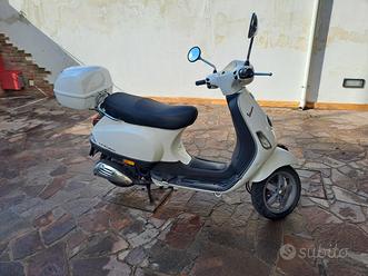 Piaggio Vespa 50 LXV usata in vendita - Main Image