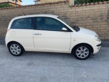 Lancia y