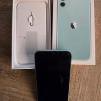 Pacchetto IPhone 11 + Apple Watch 7 41mm GPS +staz