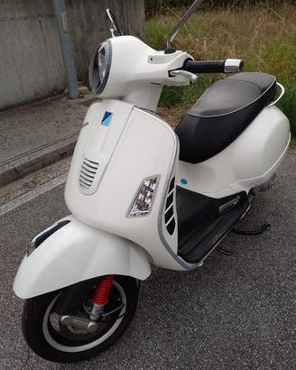 Vespa GTS Super i.e.