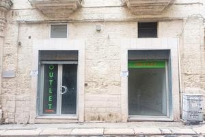 NEGOZIO A MOLA DI BARI