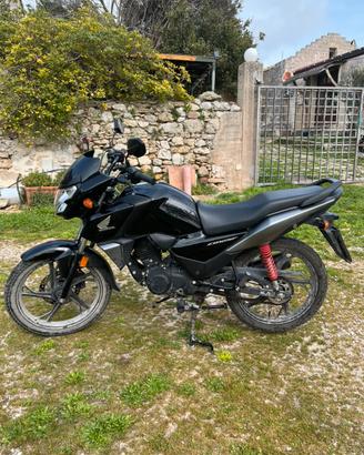 Honda cb125 f