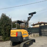 E210 Escavatore Volvo 27 q EC27C