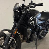 Triumph 660