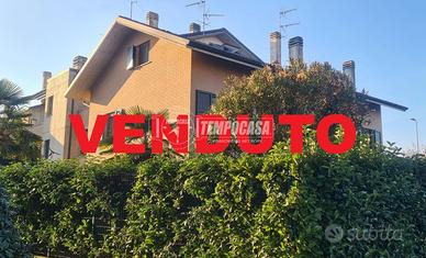 VILLETTA CON BOX E GIARDINO!!