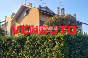 VILLETTA CON BOX E GIARDINO!!