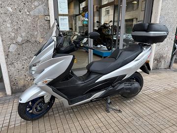 Suzuki burgman 400