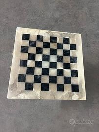 Tavolino con piano in marmo