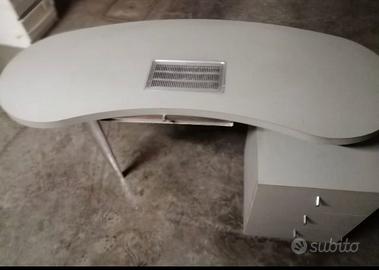 TAVOLO PROFESSIONALE PER NAIL SALON ELETTRIFICATO