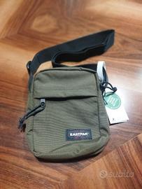 BORSELLO EASTPAK COLOR VERDE OLIVA -  NUOVO -