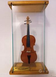 miniatura violino Stradivari in teca di vetro 