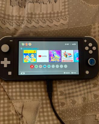 Nintendo Switch Lite + 2 giochi
