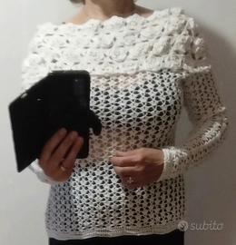 maglia elegante lavorata a mano all'uncinetto 