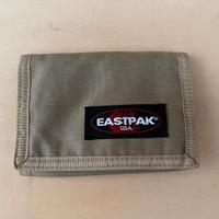 Portafoglio a Strappo 3 Ante nuovo della EASTPAK