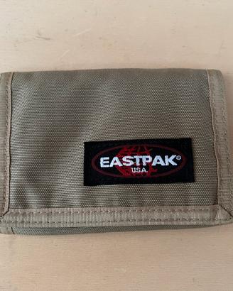 Portafoglio a Strappo 3 Ante nuovo della EASTPAK