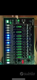 Drum machine roland tr8 usato