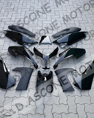 CARENE IN O-F-F-E-R-T-A TMAX 08-11 NERO LUCIDO E O