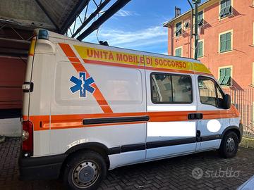 Ambulanza Renault Master