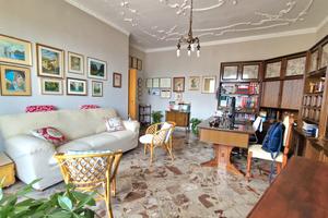 Luminoso appartamento panoramico al centro di Grav