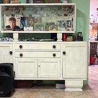 Credenza con vetrina