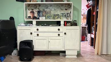 Credenza con vetrina
