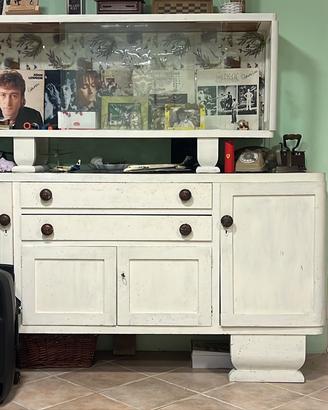 Credenza con vetrina