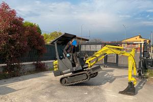 E139 Mini escavatore 17 q Yanmar B17