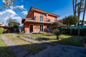 Rif.lu346| bifamiliare valverde