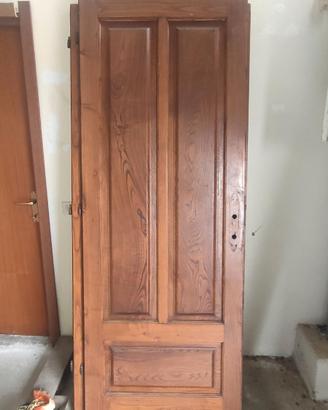 Bellissime porte in legno massello di castagno