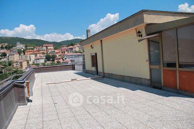 Grazioso attico su strada privata