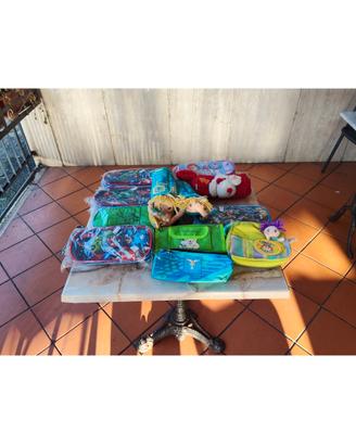 stock di astuccio scuola