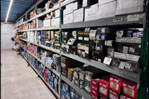 Stock di ricambi d’epoca