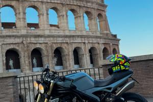 Triumph Speed Triple 955i - 2001