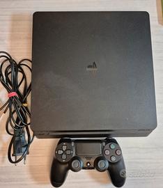 Ps4 Slim con lotto di giochi