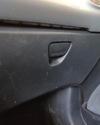 Cassetto portaoggetti FORD FIESTA del 2011