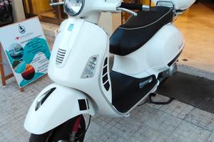 Piaggio Vespa 300 GTS