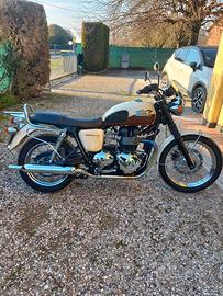 Triumph Bonneville - 2011