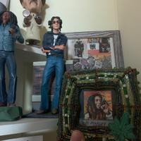 John Lennon e bob marley action figure